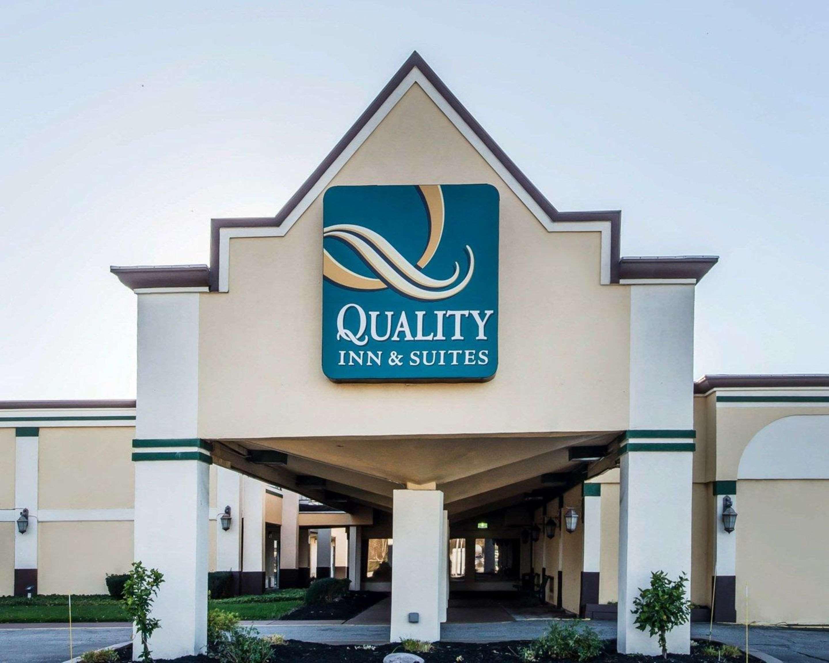 Quality Inn & Suites Conference Center Across From Casino Ери Екстериор снимка
